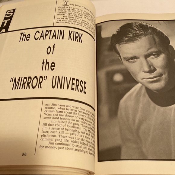 Star Trek Enterprise Command Book - Picture 8 of 14